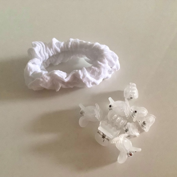 🎁 Gift with purchase! Hair accessories 🎁 - Picture 1 of 1